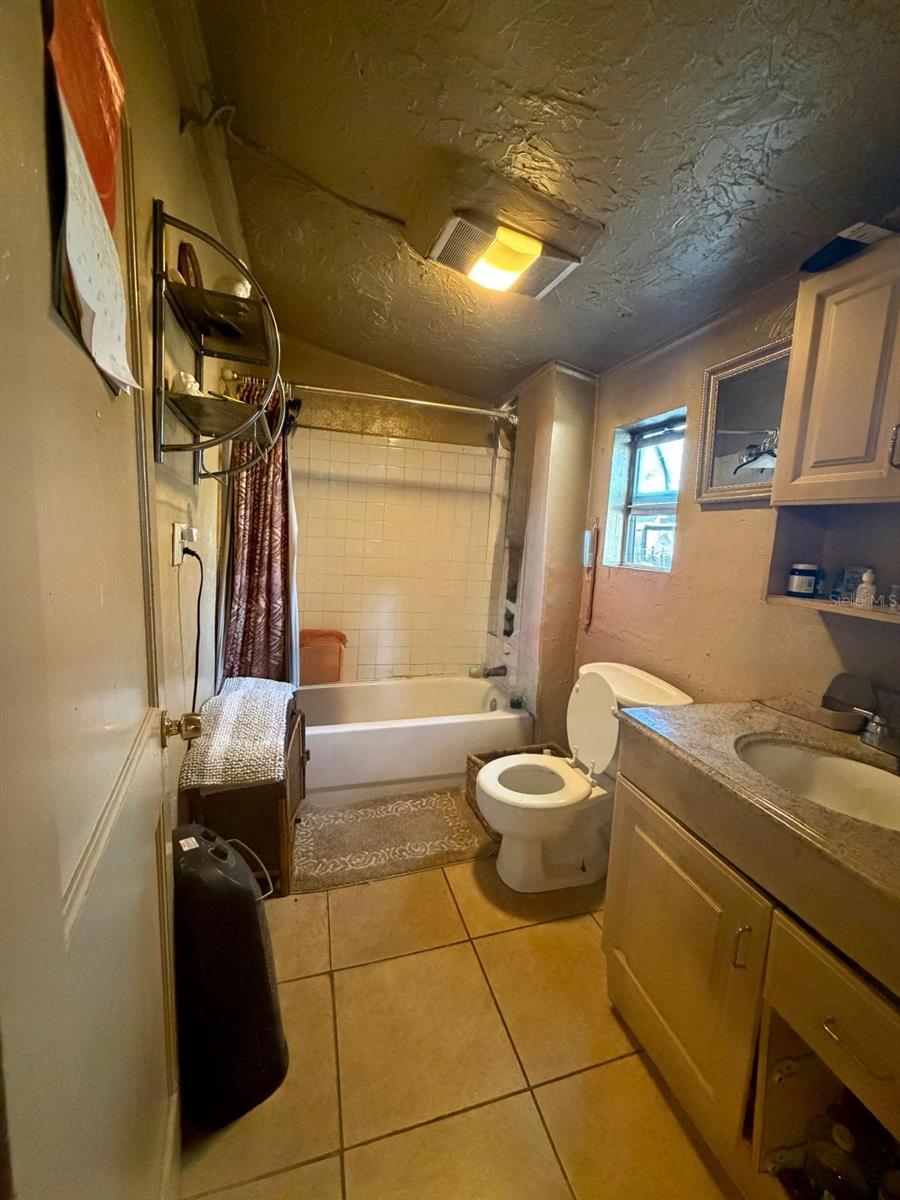 Image 11 of 25 For 3908 Genesee Street