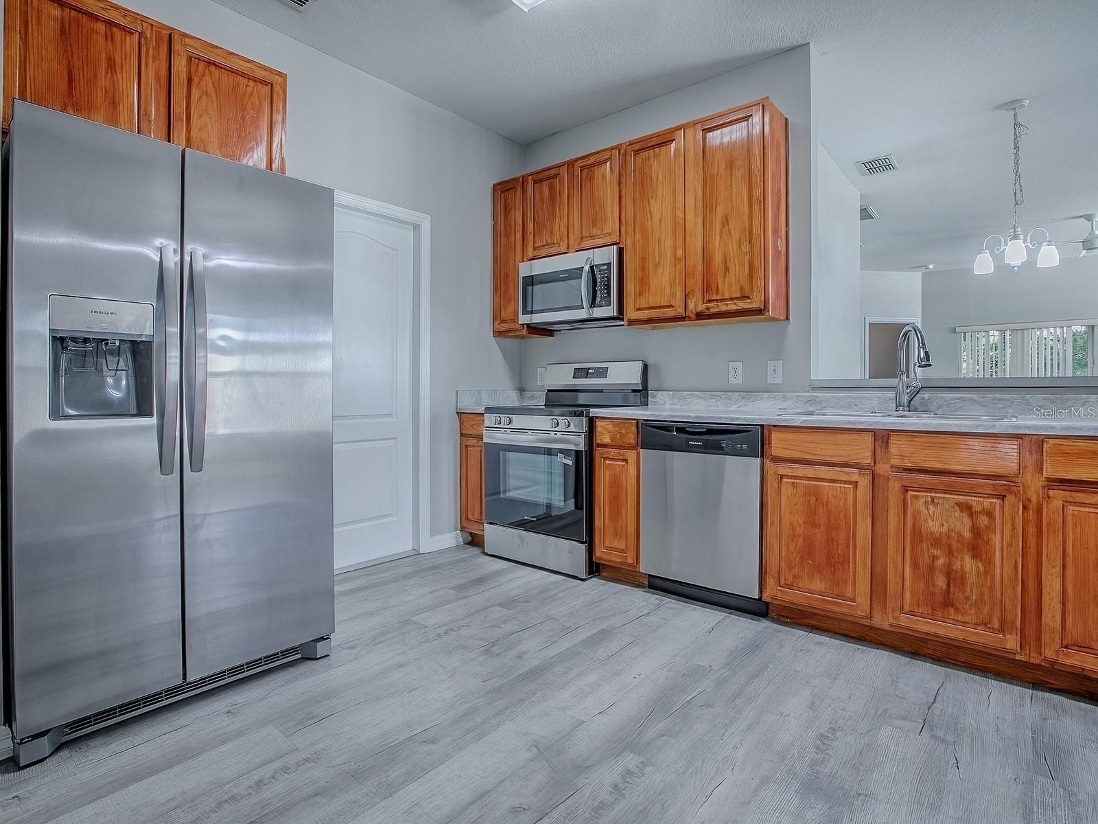 Image 5 of 25 For 1321 Kellogg Drive