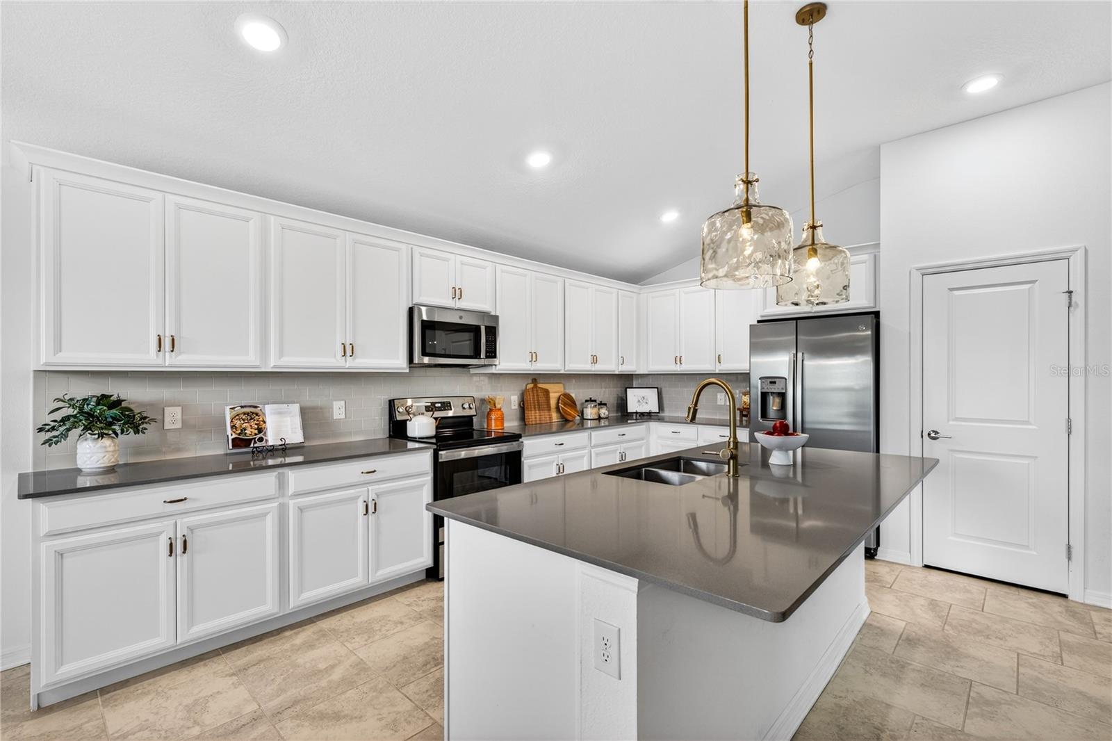 Image 14 of 52 For 5125 Fluorite Drive