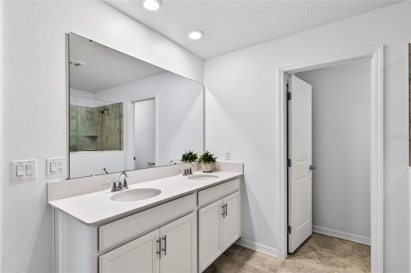 Image 23 of 52 For 5125 Fluorite Drive