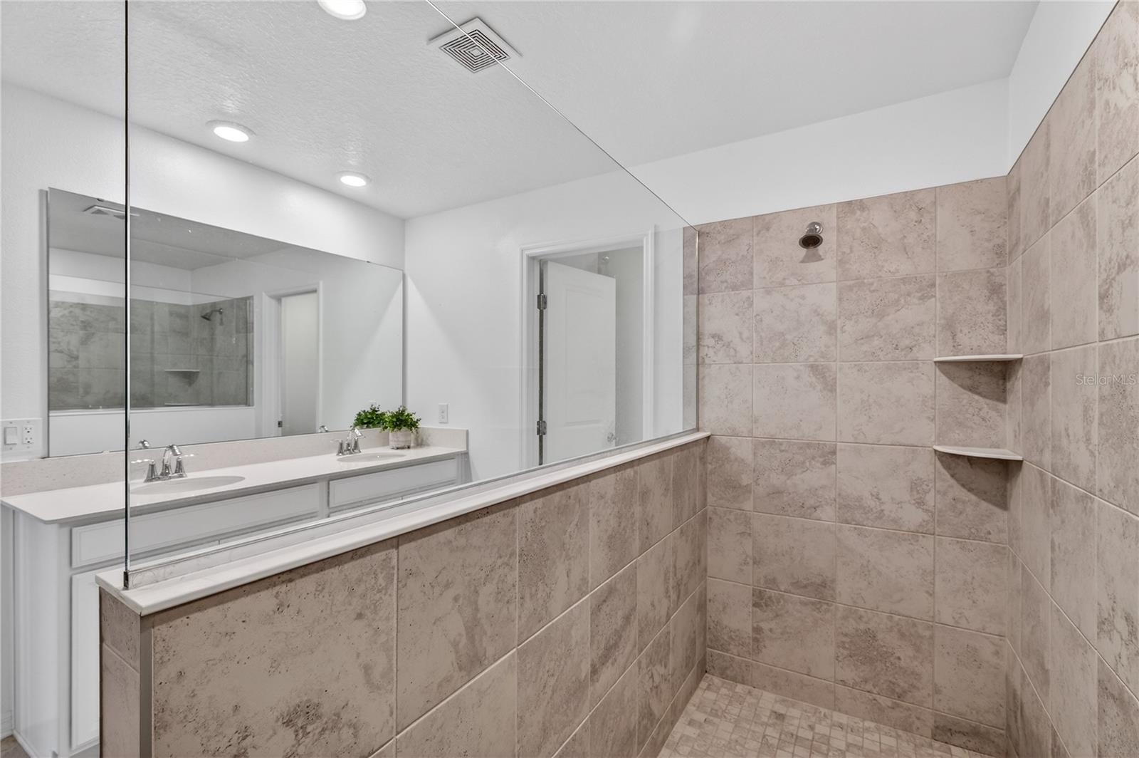 Image 24 of 52 For 5125 Fluorite Drive