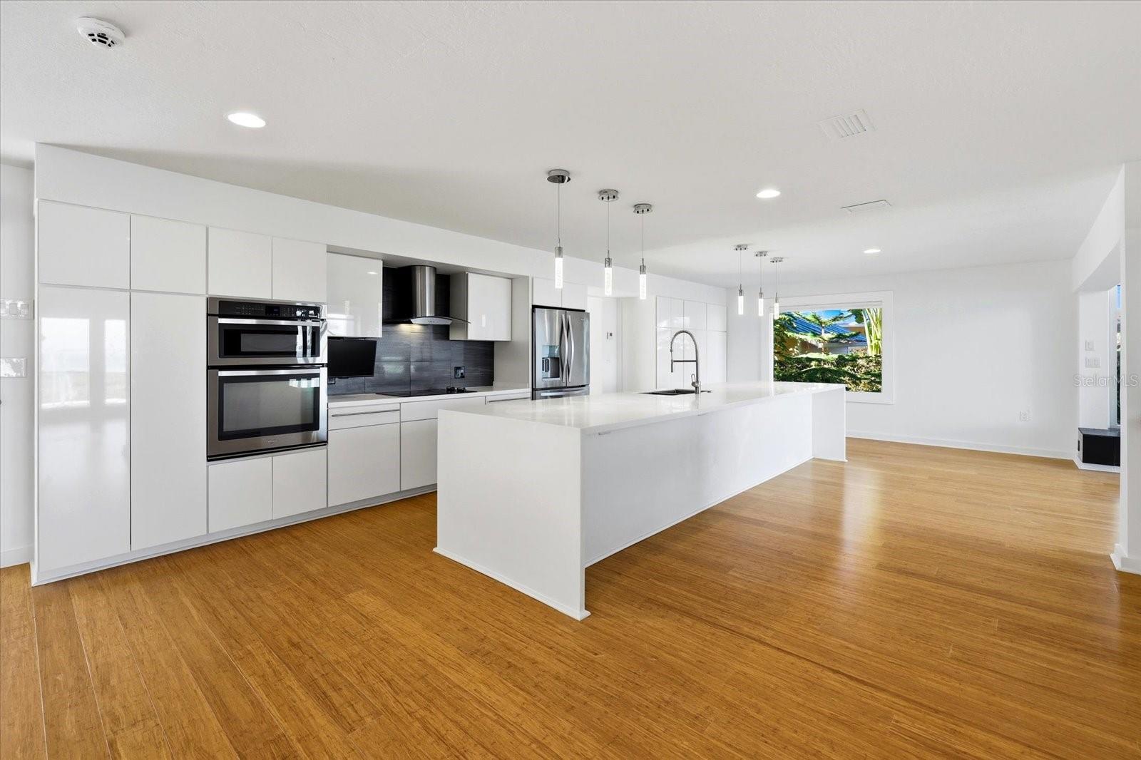 Image 12 of 66 For 1405 Bayshore Drive