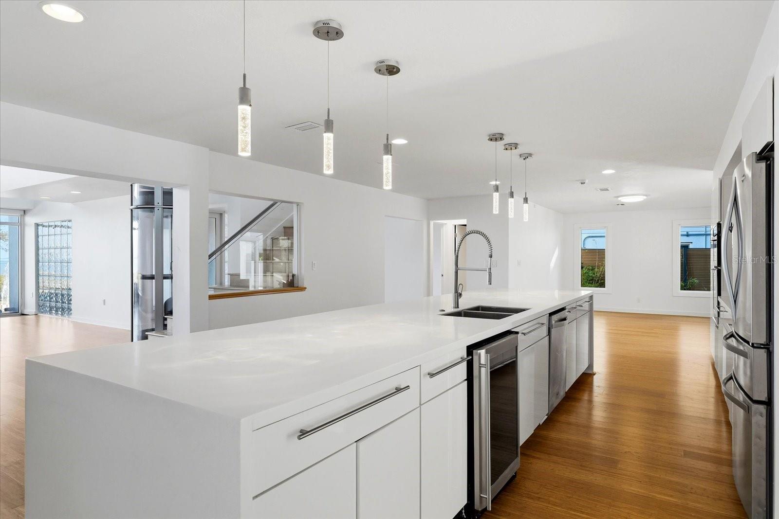 Image 15 of 66 For 1405 Bayshore Drive