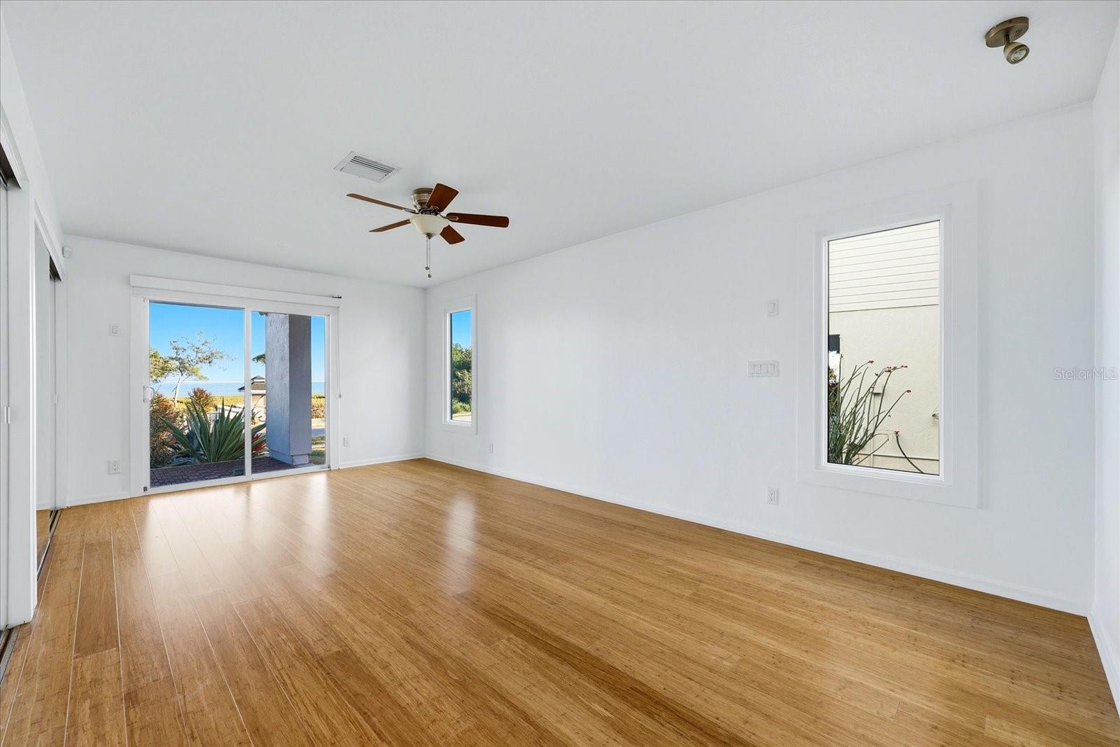 Image 17 of 66 For 1405 Bayshore Drive