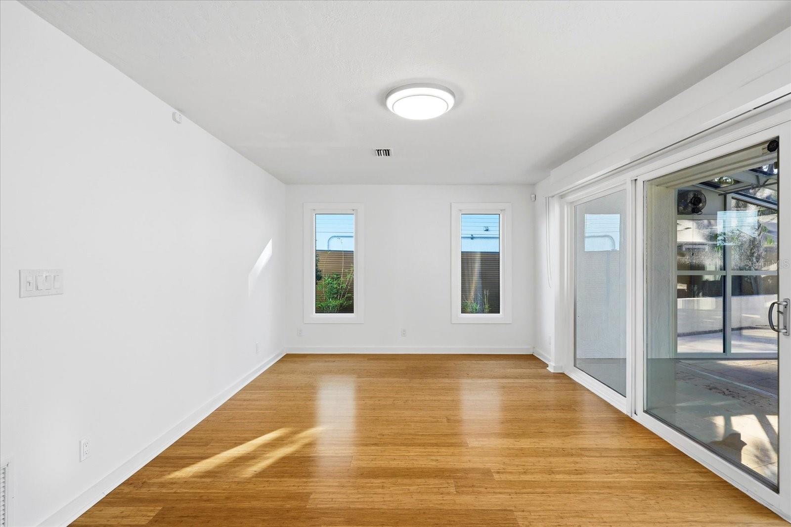 Image 19 of 66 For 1405 Bayshore Drive