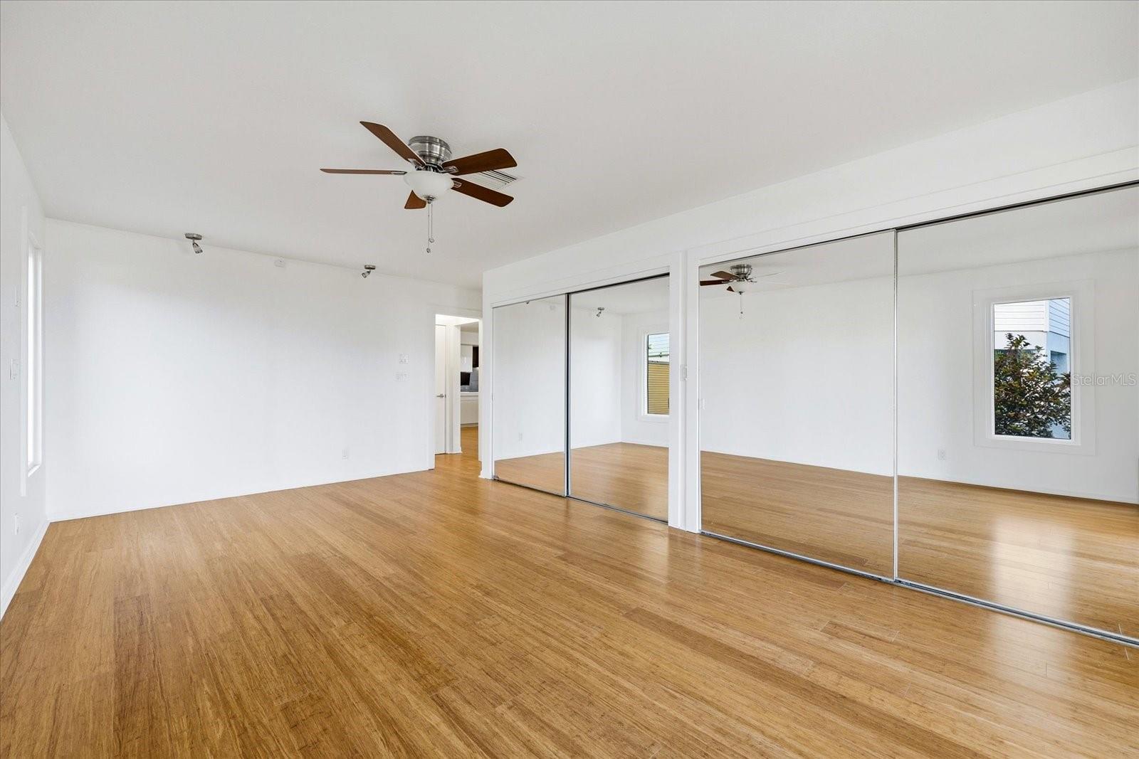 Image 21 of 66 For 1405 Bayshore Drive