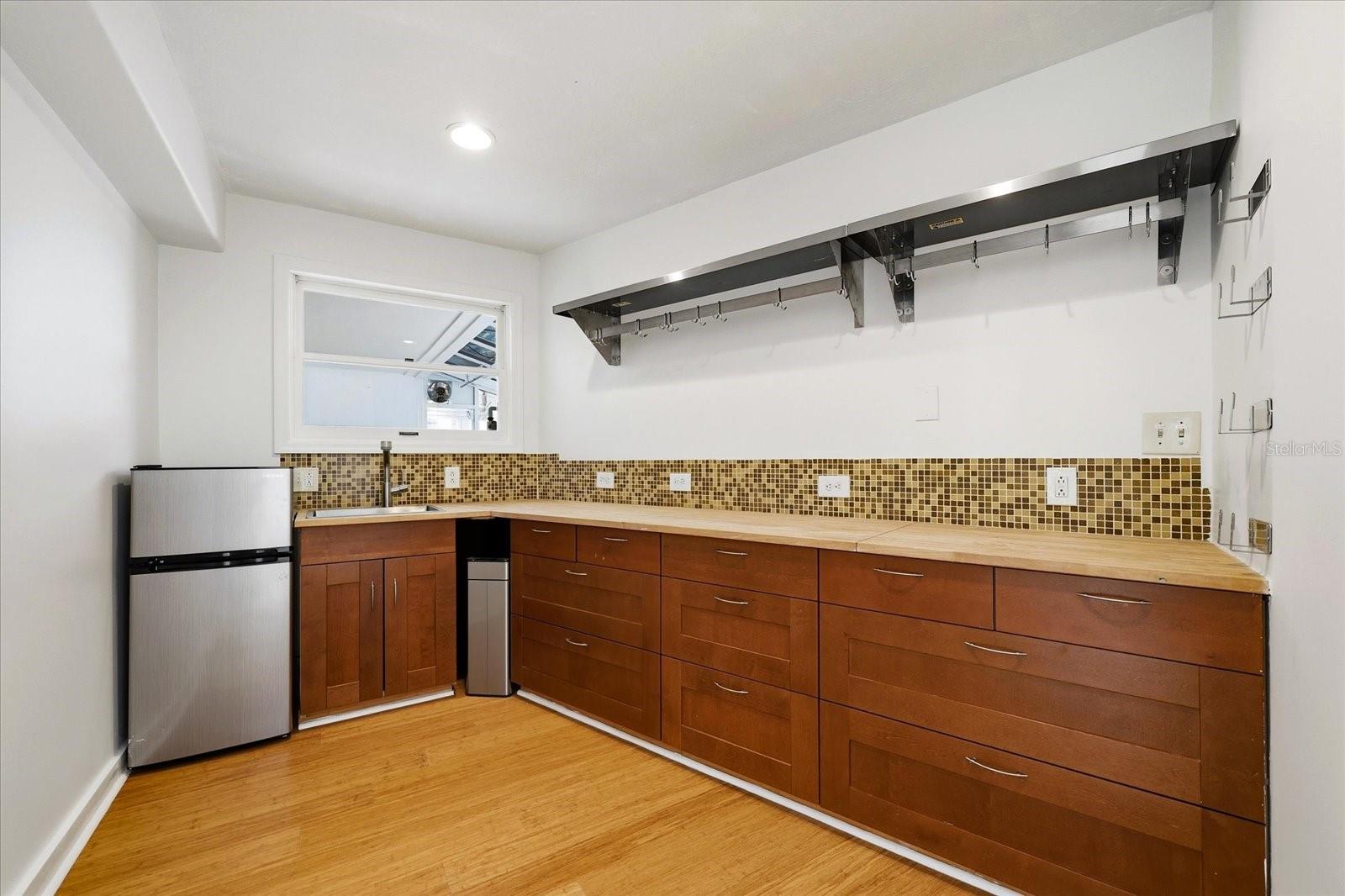 Image 22 of 66 For 1405 Bayshore Drive