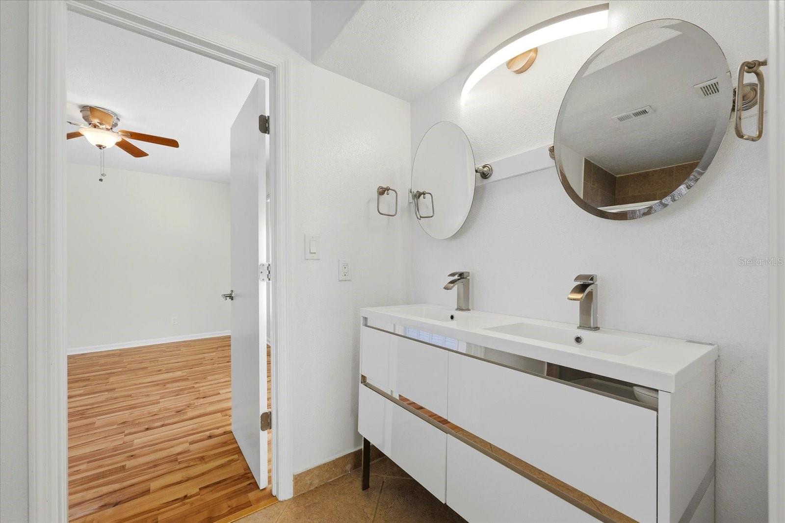 Image 35 of 66 For 1405 Bayshore Drive