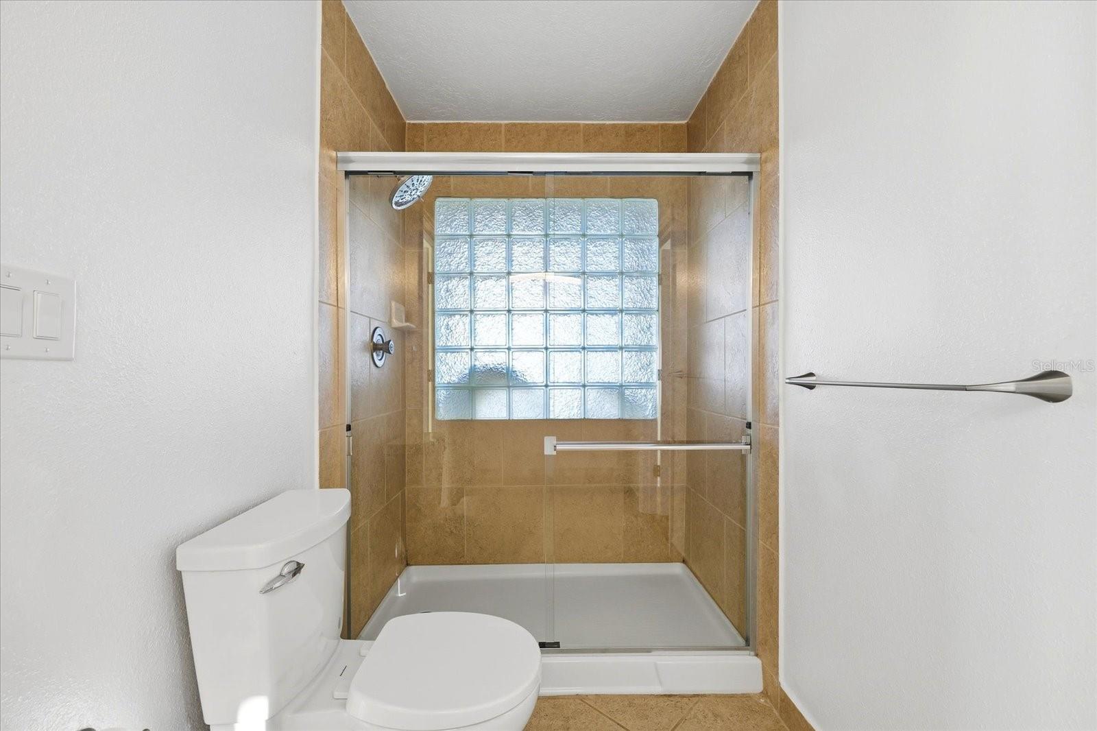 Image 36 of 66 For 1405 Bayshore Drive