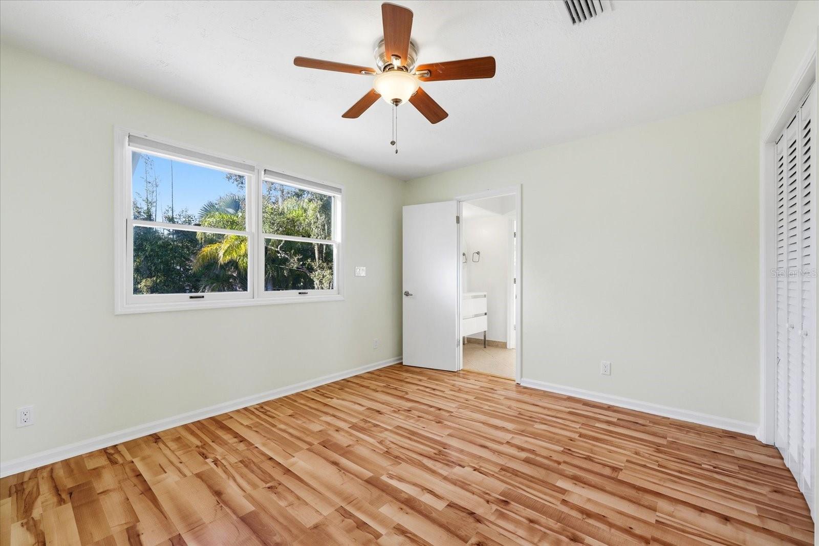 Image 37 of 66 For 1405 Bayshore Drive