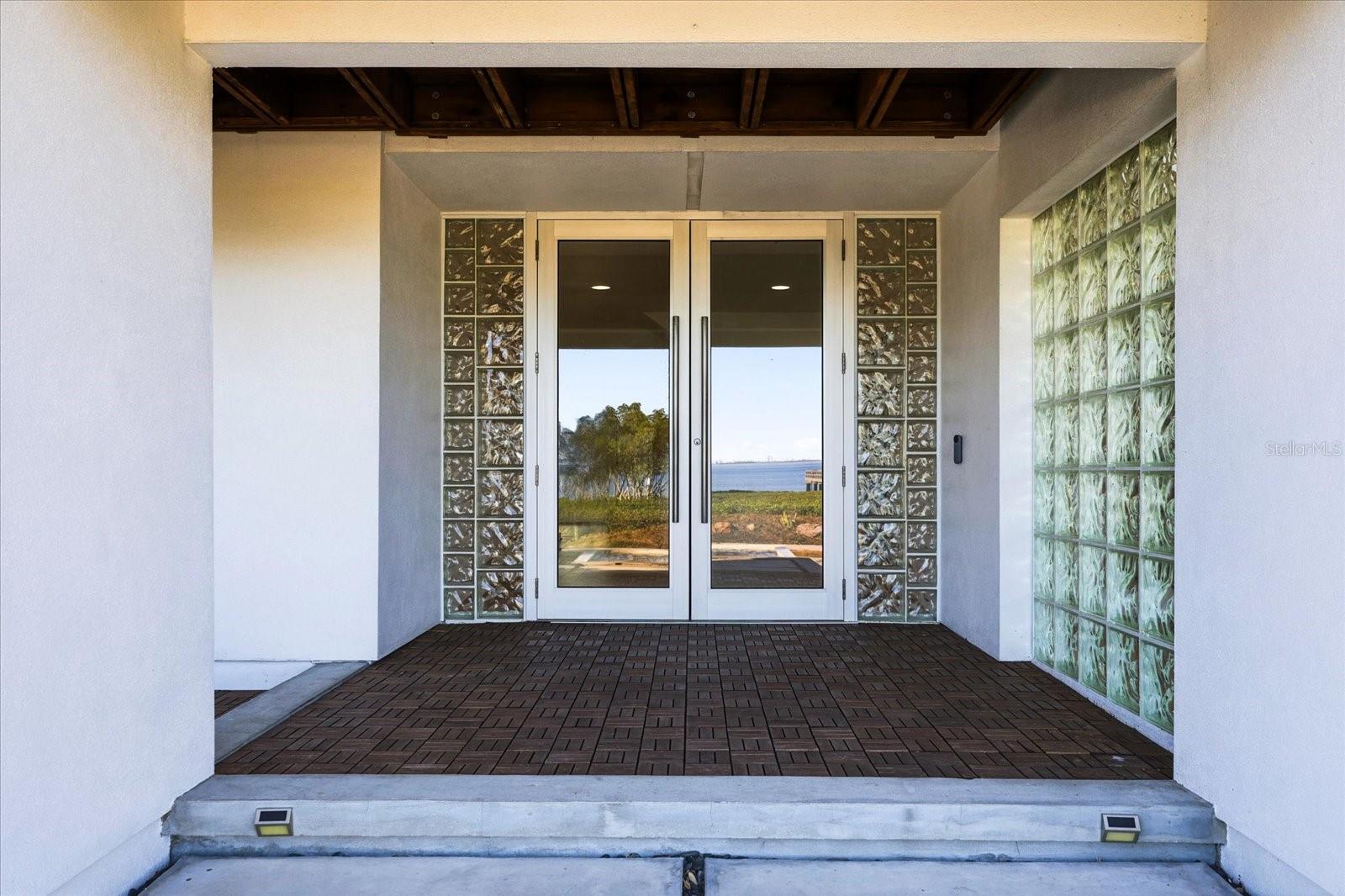 Image 4 of 66 For 1405 Bayshore Drive