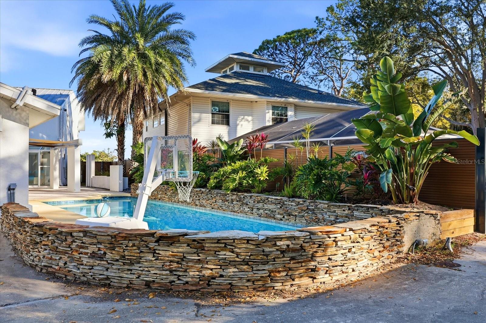 Image 51 of 66 For 1405 Bayshore Drive