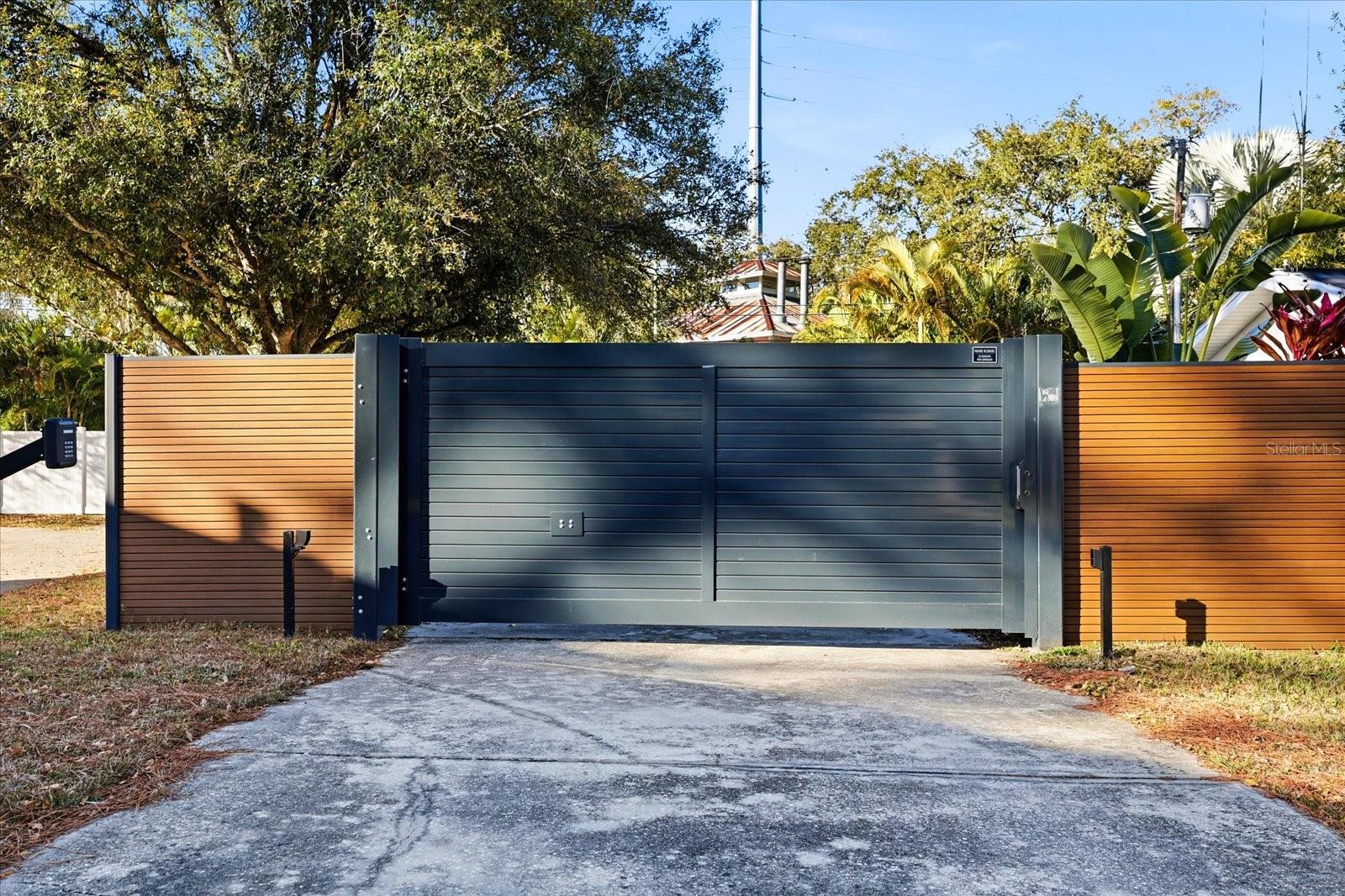 Image 55 of 66 For 1405 Bayshore Drive