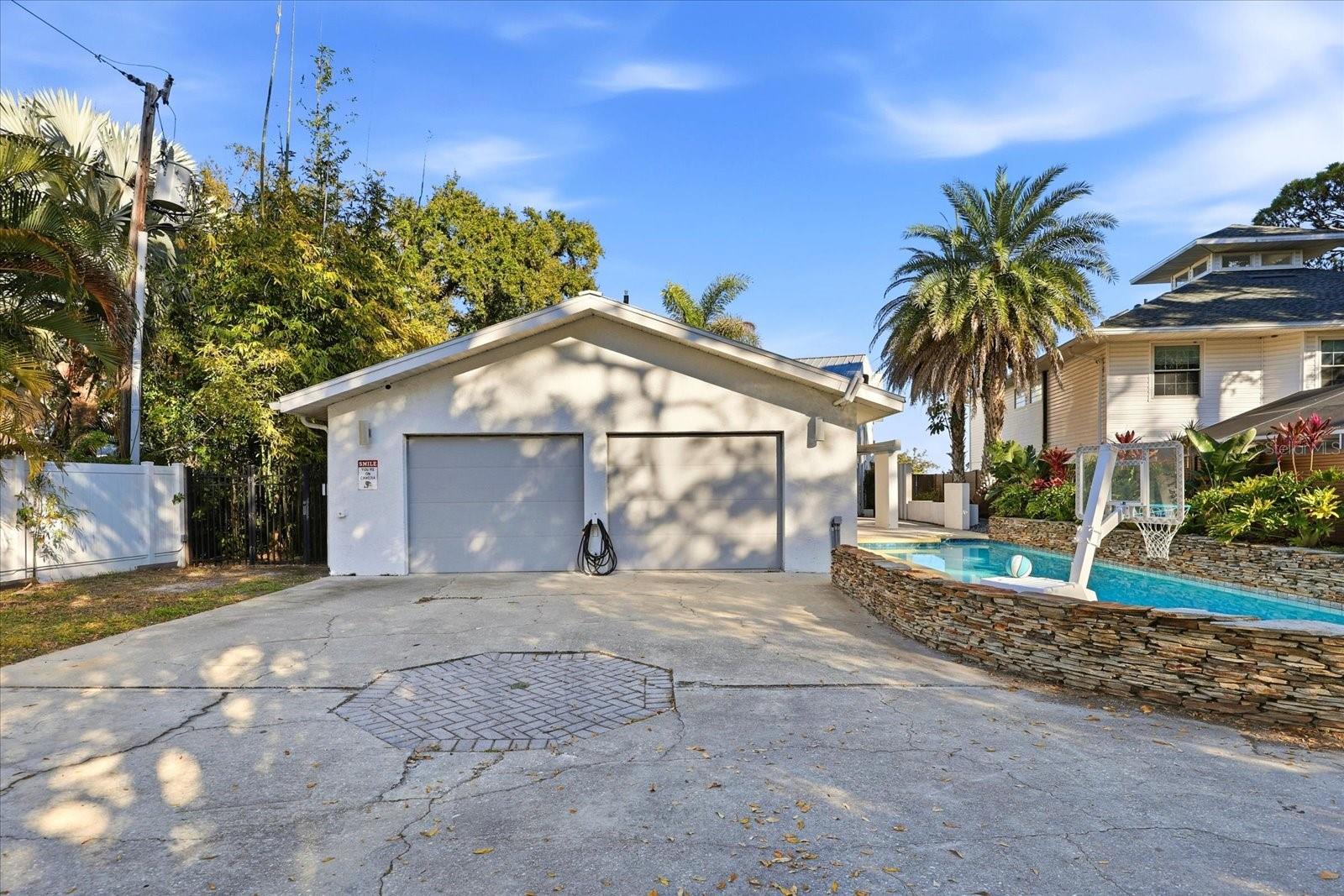 Image 56 of 66 For 1405 Bayshore Drive