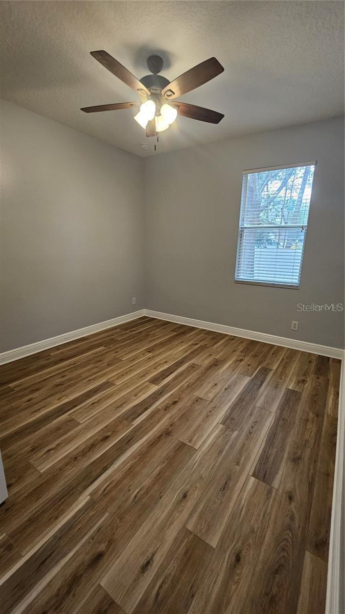 Image 11 of 55 For 317 Blue Water Edge Drive