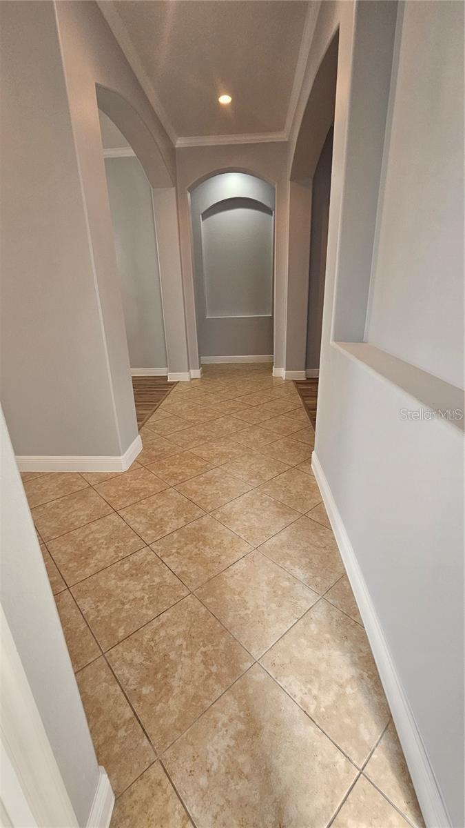 Image 18 of 55 For 317 Blue Water Edge Drive