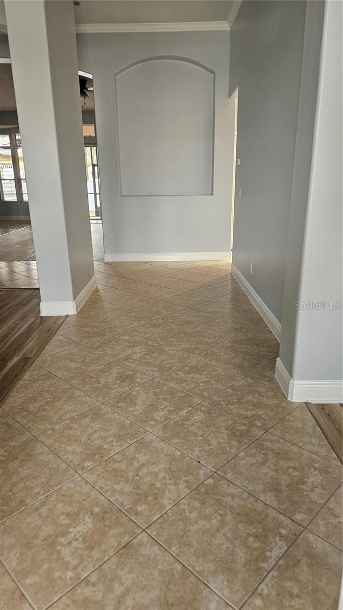 Image 19 of 55 For 317 Blue Water Edge Drive