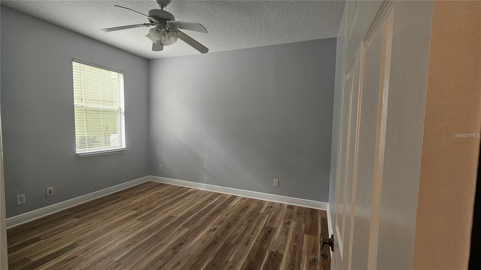 Image 20 of 55 For 317 Blue Water Edge Drive