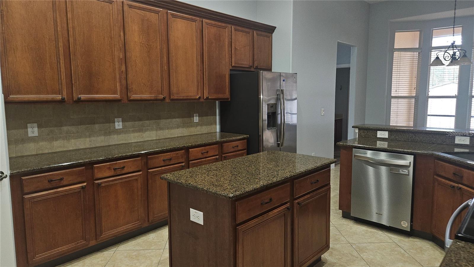 Image 21 of 55 For 317 Blue Water Edge Drive