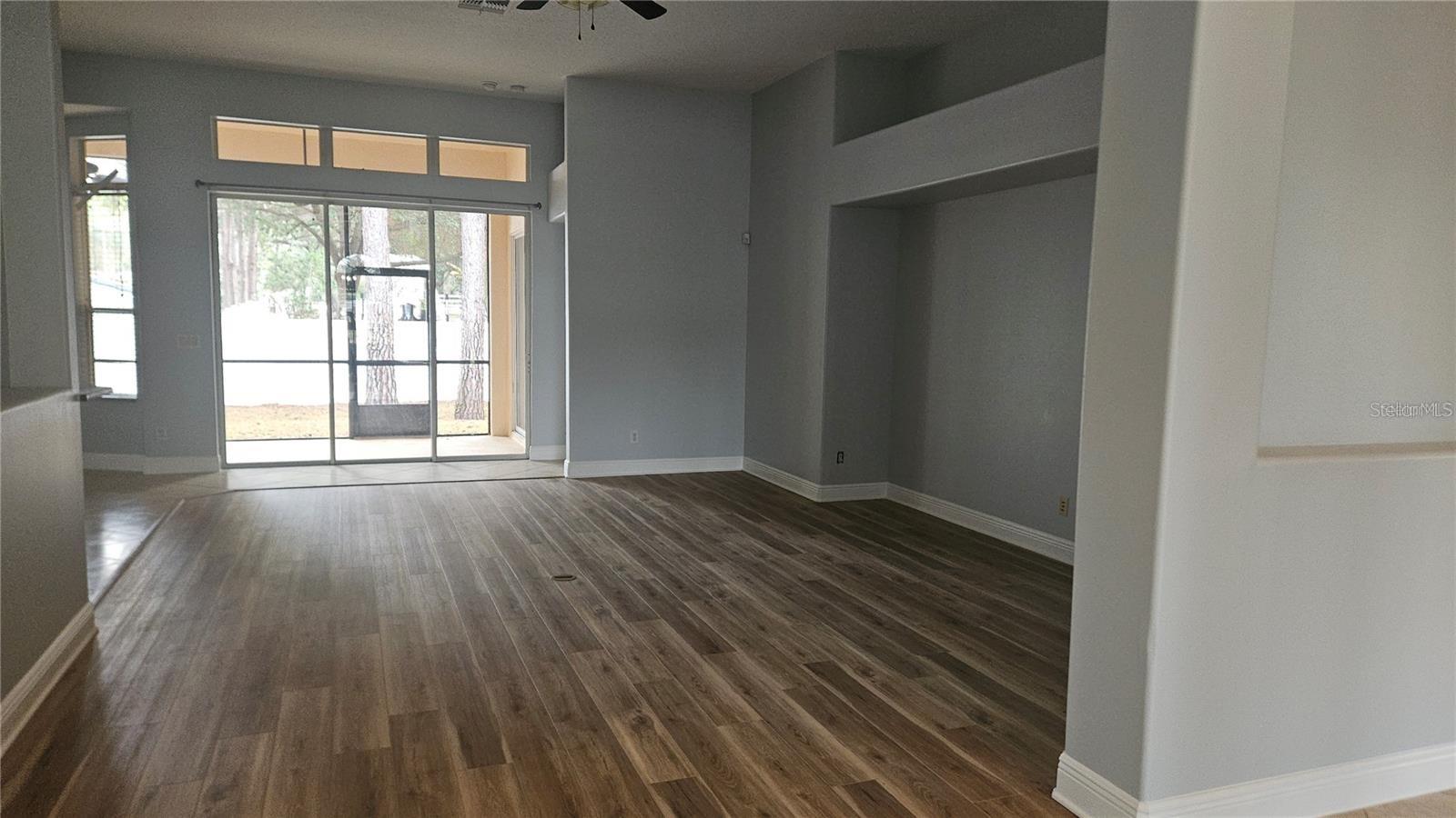 Image 31 of 55 For 317 Blue Water Edge Drive