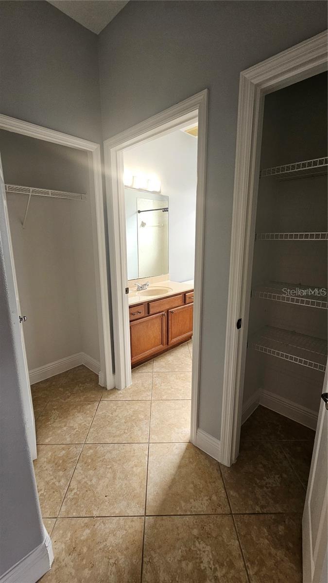 Image 34 of 55 For 317 Blue Water Edge Drive