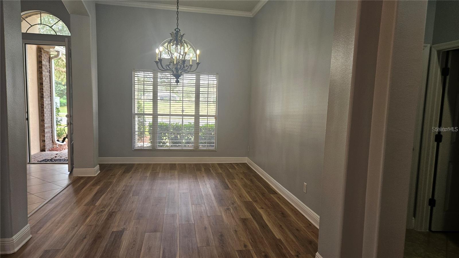 Image 8 of 55 For 317 Blue Water Edge Drive