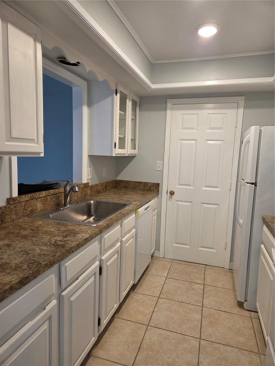 Image 2 of 15 For 743 Alfred Street