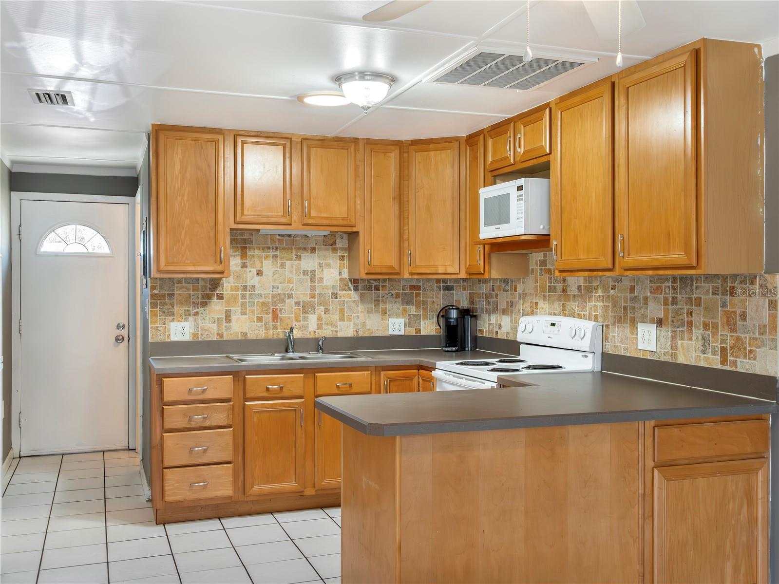 Image 8 of 21 For 10301 U S Highway 27 172