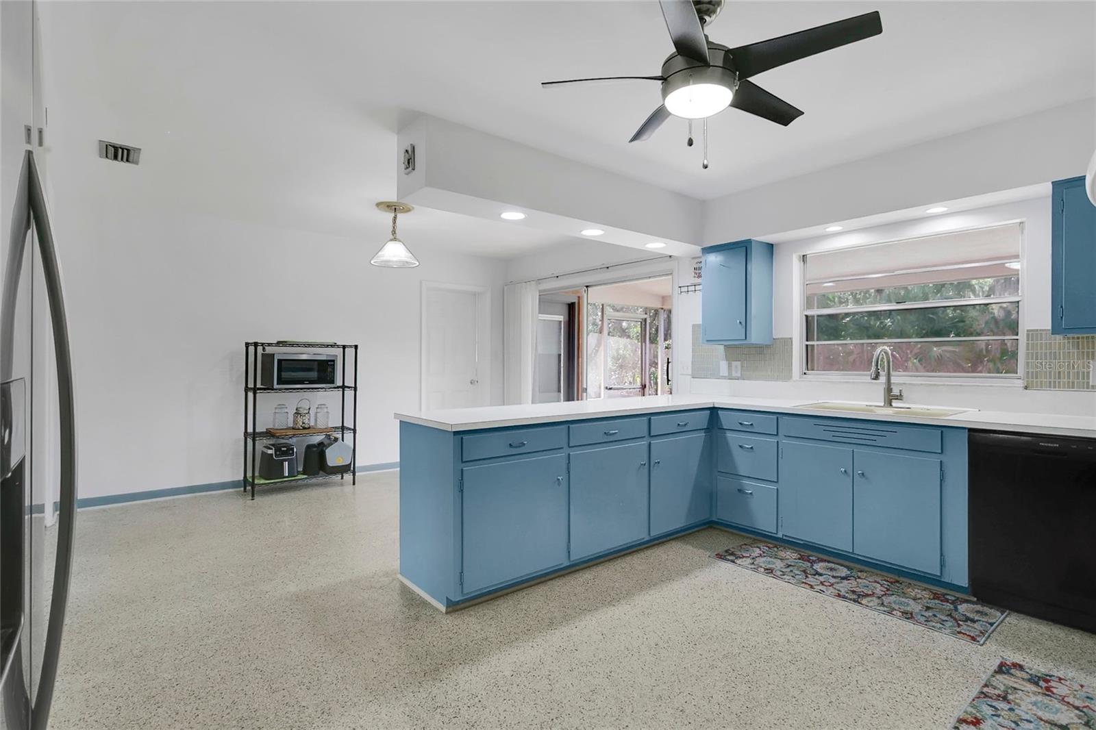 Image 9 of 29 For 7320 Marlo Road