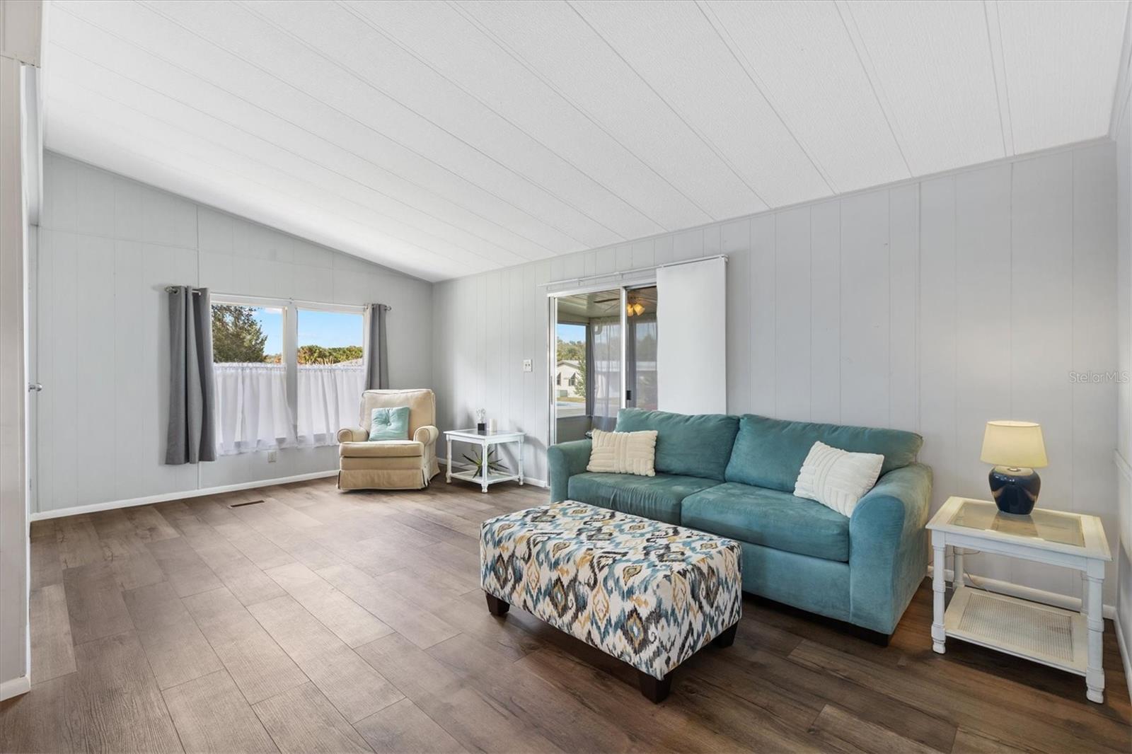 Image 12 of 35 For 724 Royal Palm Avenue