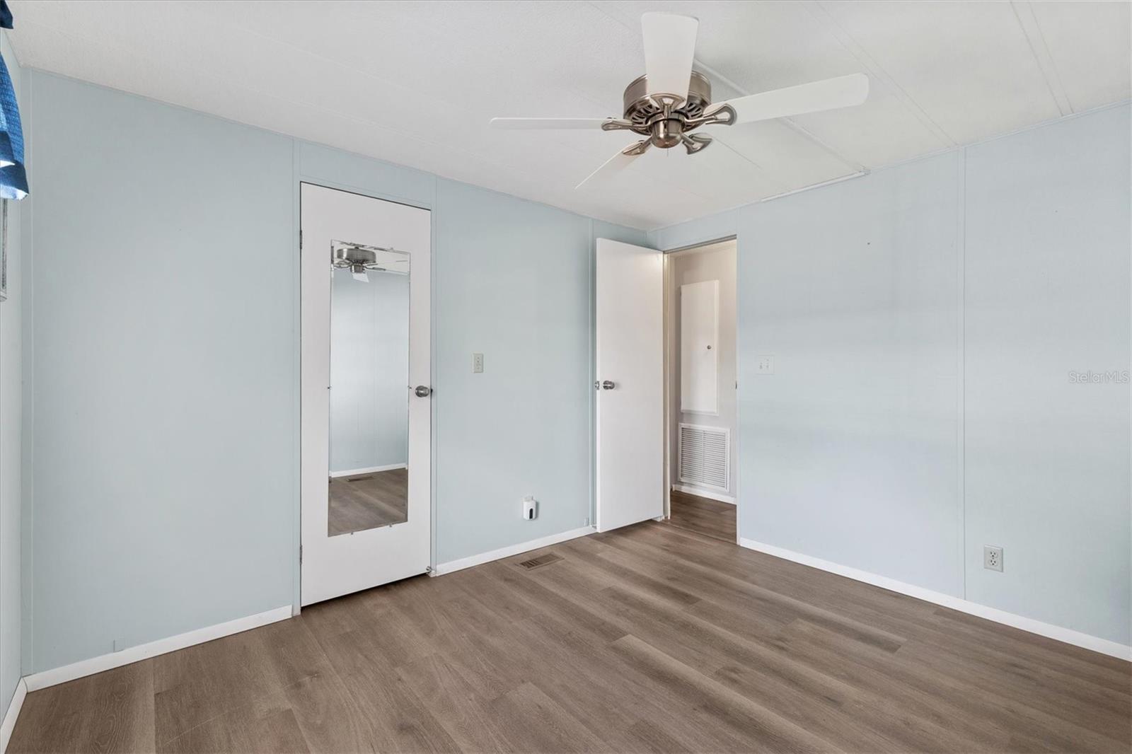 Image 23 of 35 For 724 Royal Palm Avenue