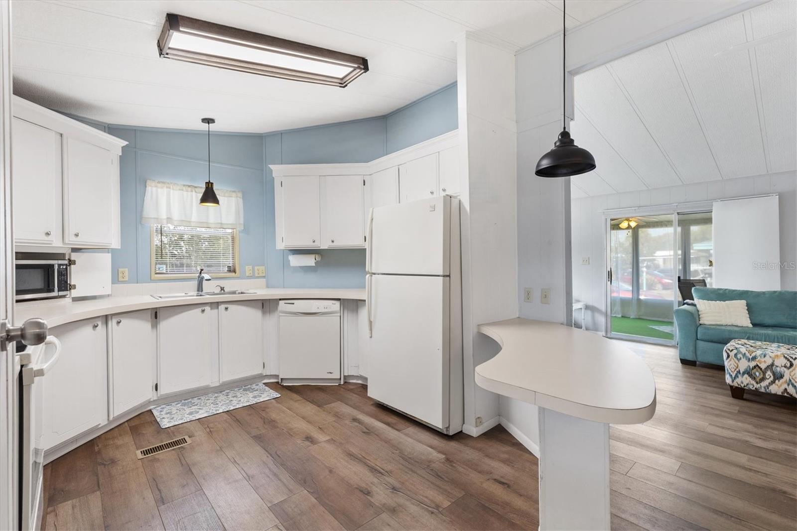 Image 6 of 35 For 724 Royal Palm Avenue