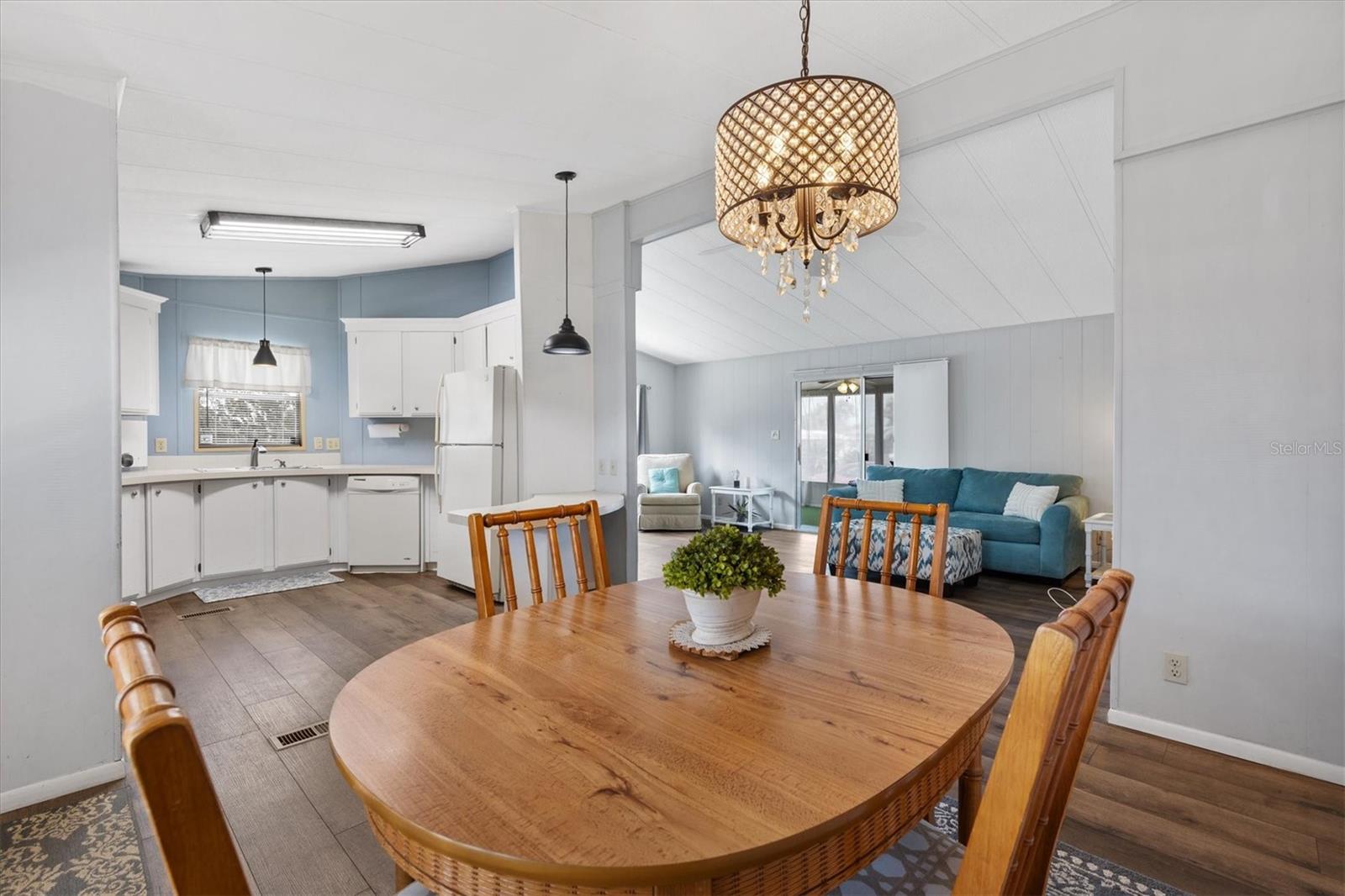 Image 9 of 35 For 724 Royal Palm Avenue