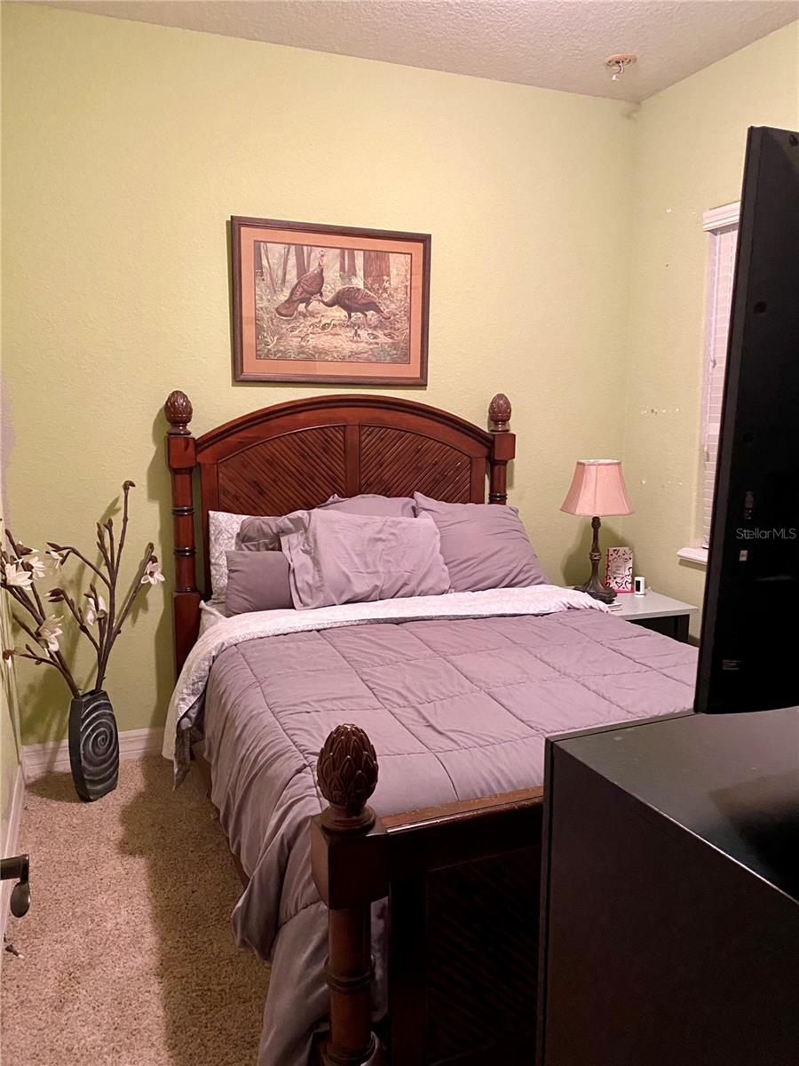 Image 5 of 6 For 1051 Green Gate Boulevard