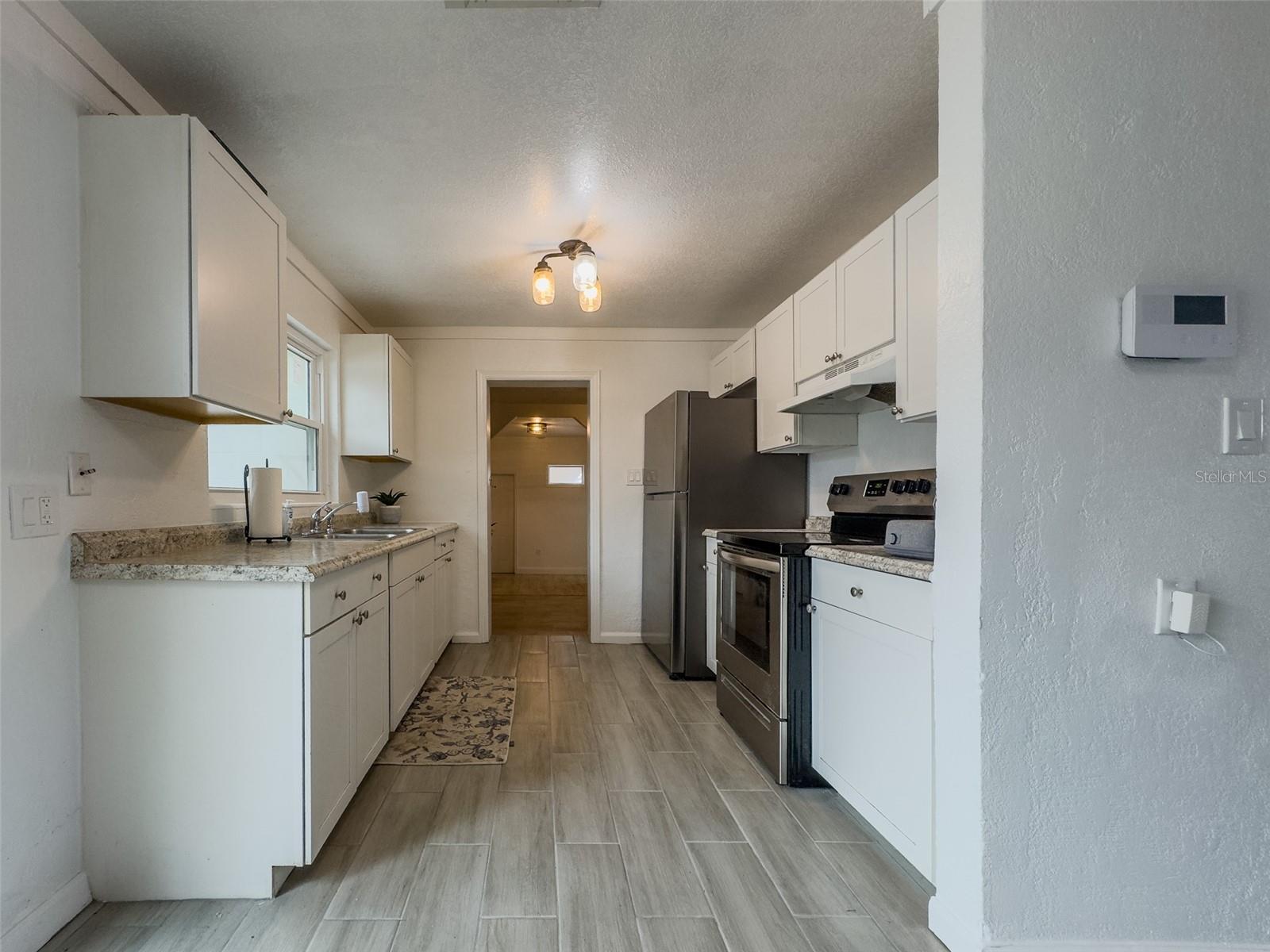 Image 10 of 34 For 1047 Clay Boulevard