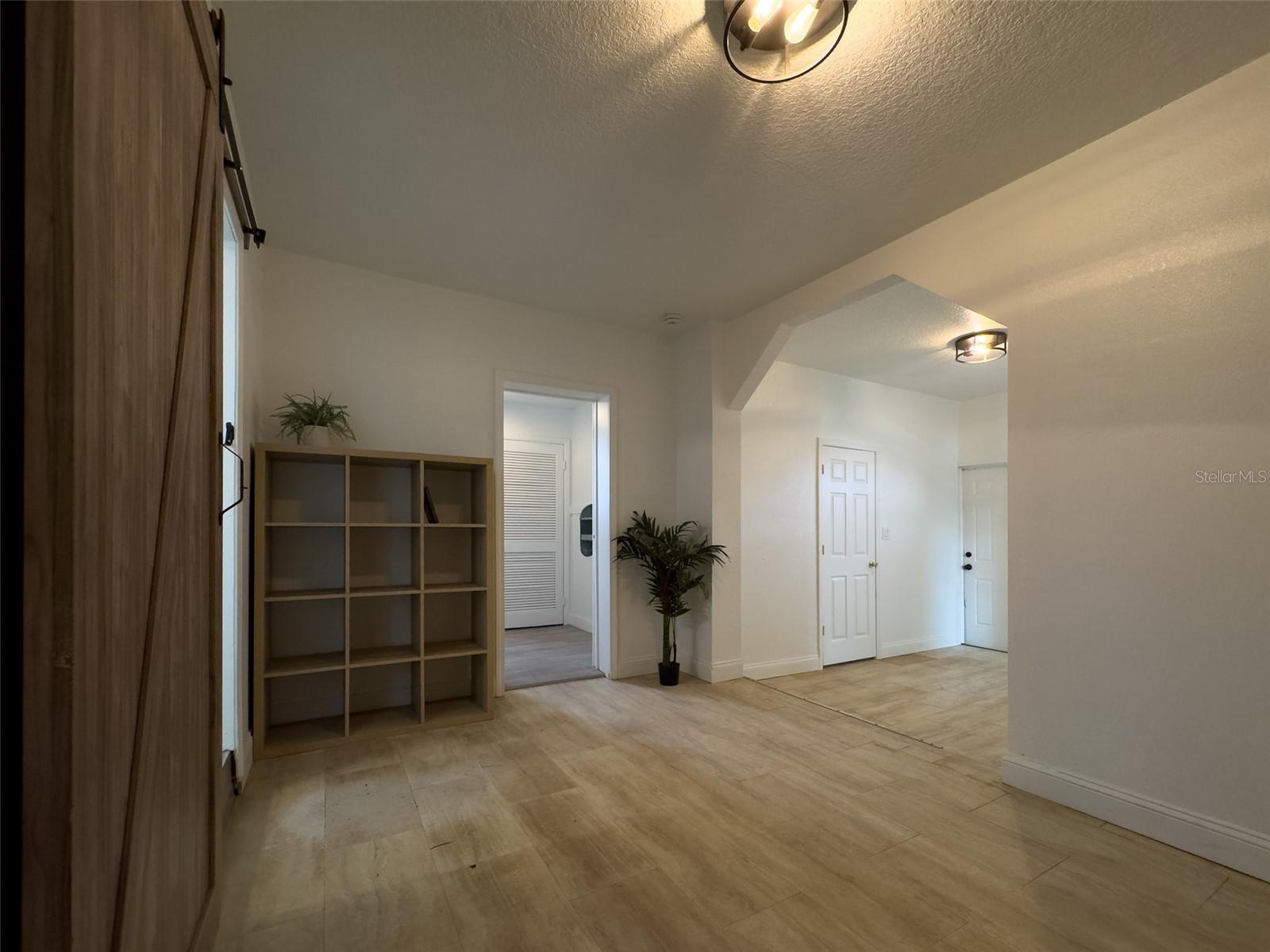 Image 18 of 34 For 1047 Clay Boulevard