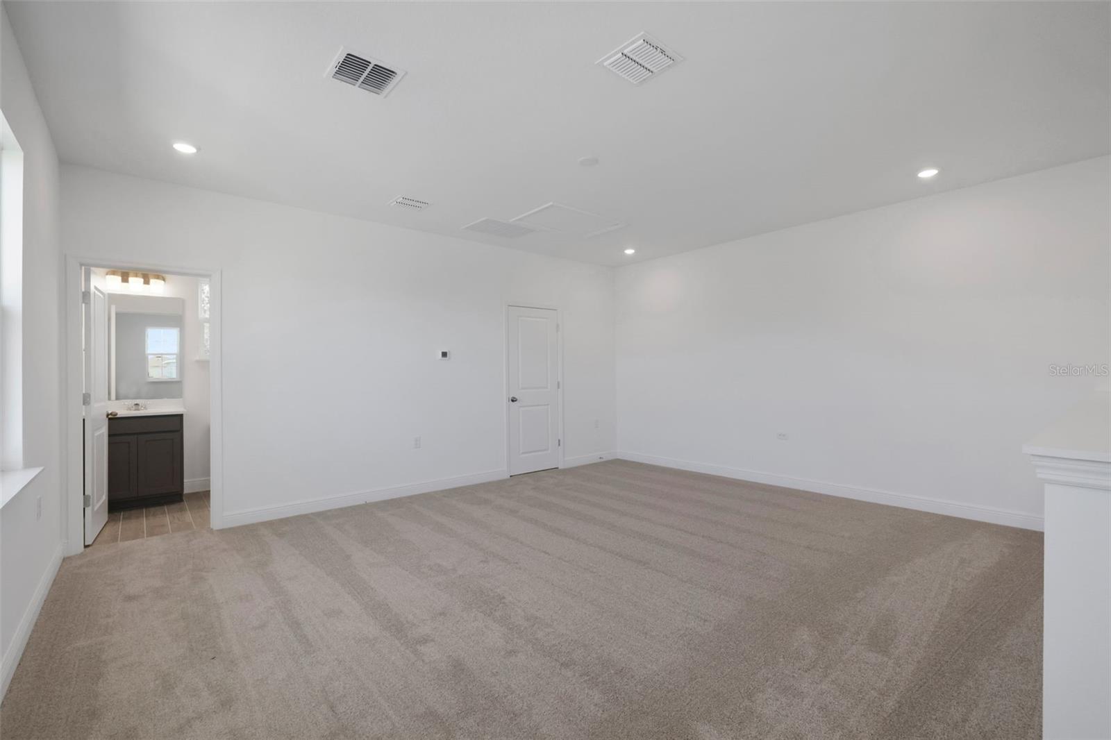 Image 19 of 36 For 5011 Firebush Drive