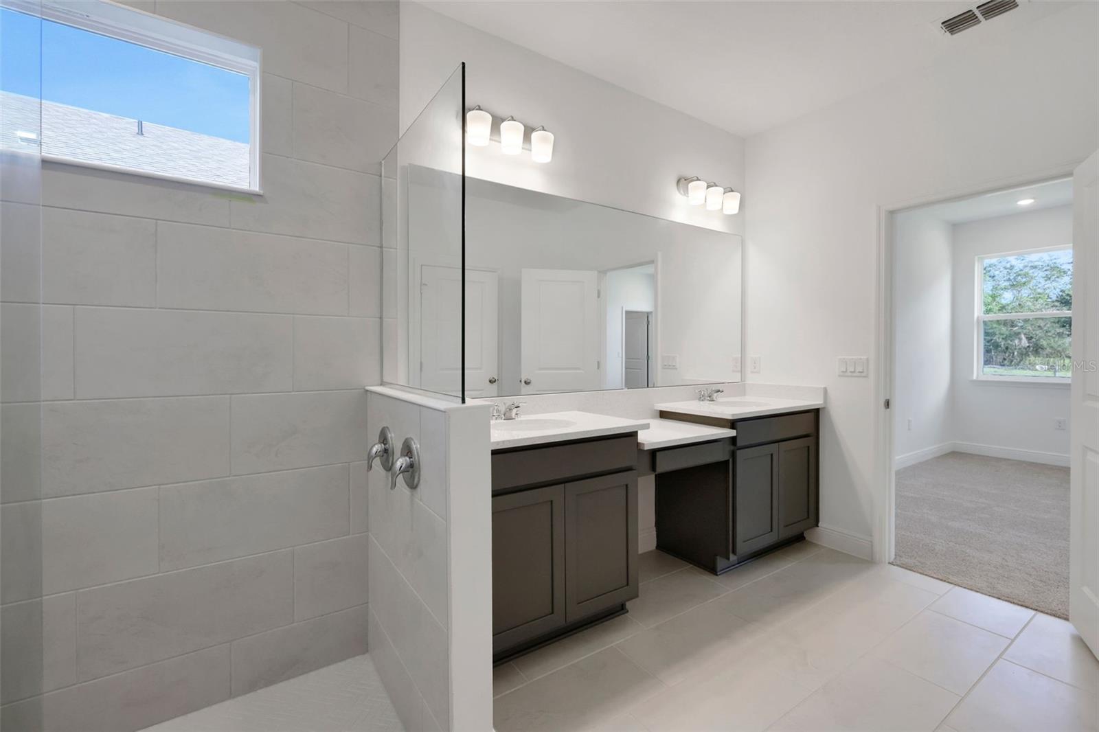 Image 21 of 36 For 5011 Firebush Drive