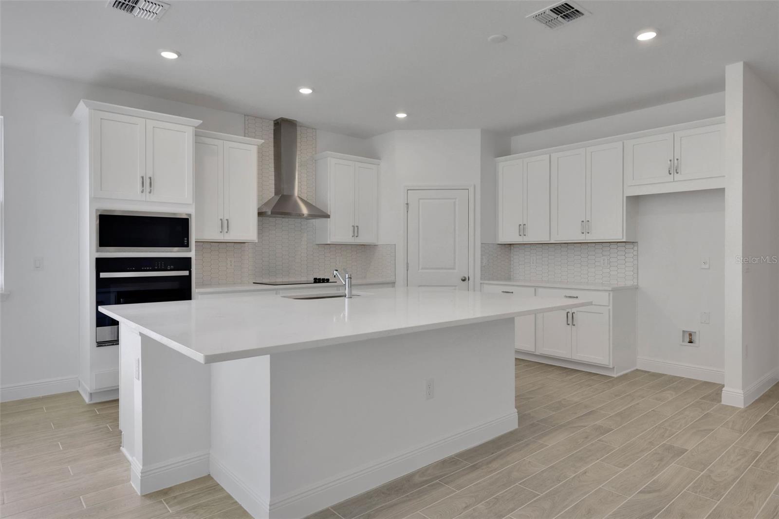 Image 32 of 36 For 5011 Firebush Drive