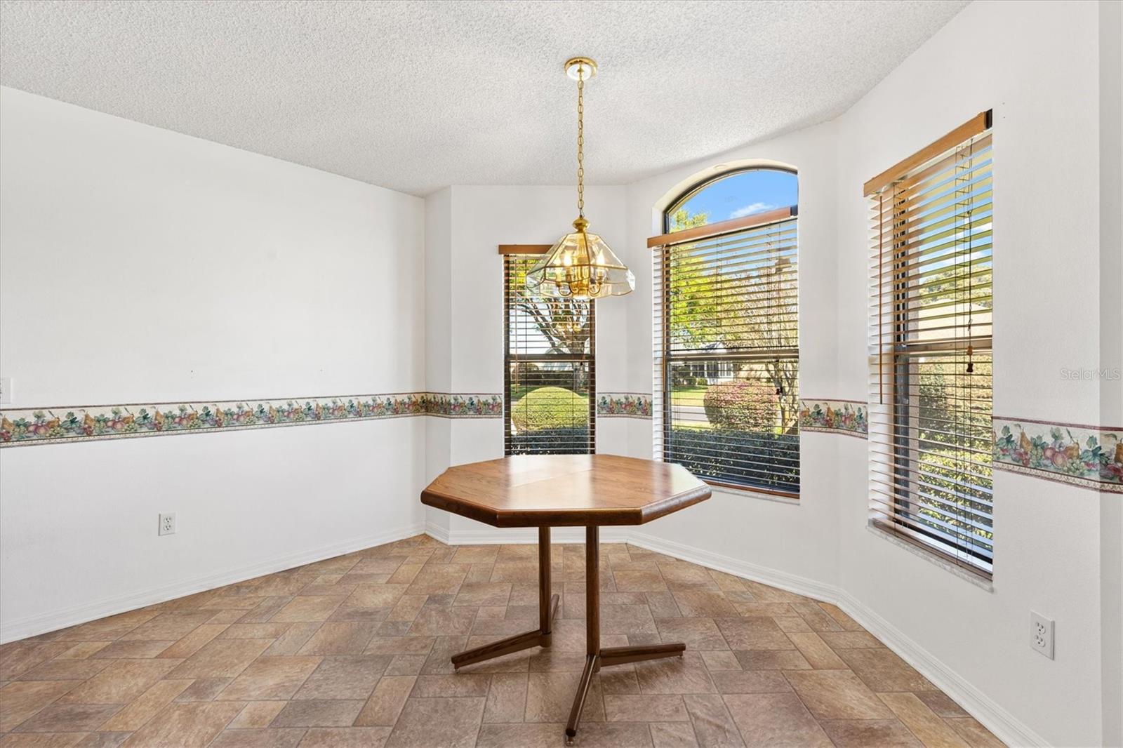 Image 11 of 40 For 1918 Armondo Drive