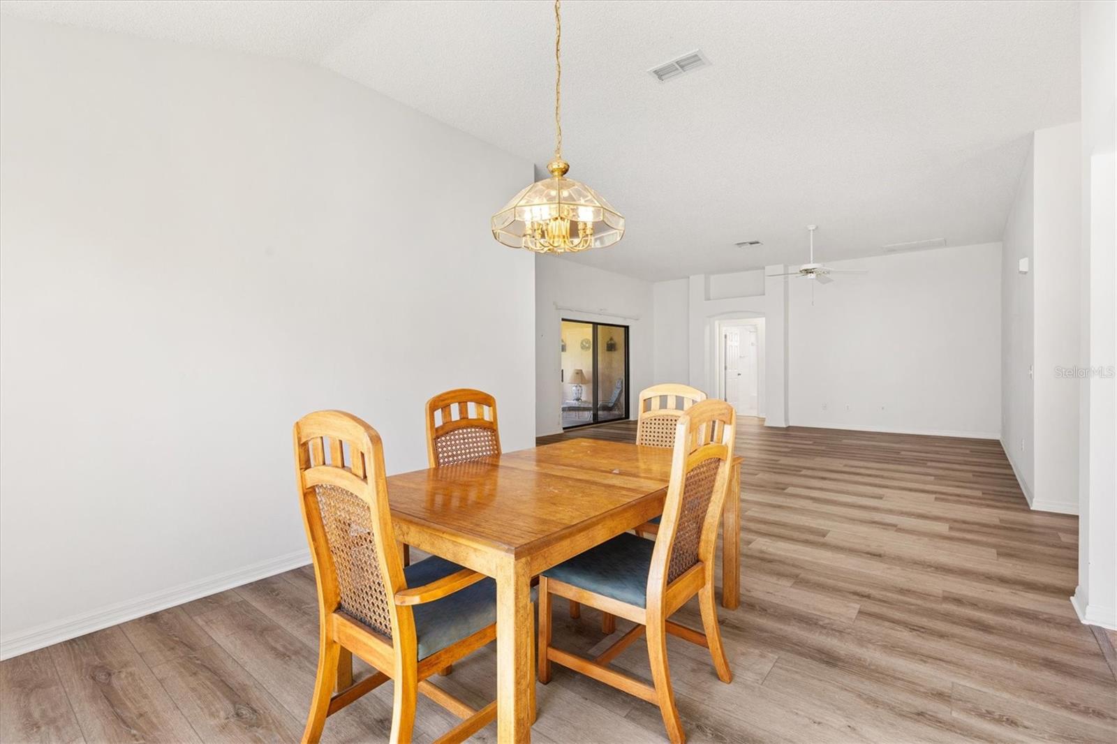 Image 12 of 40 For 1918 Armondo Drive