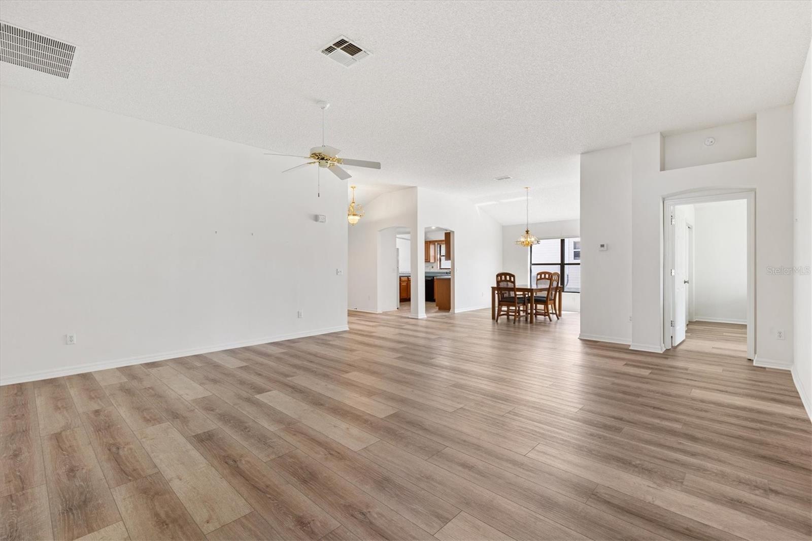 Image 15 of 40 For 1918 Armondo Drive