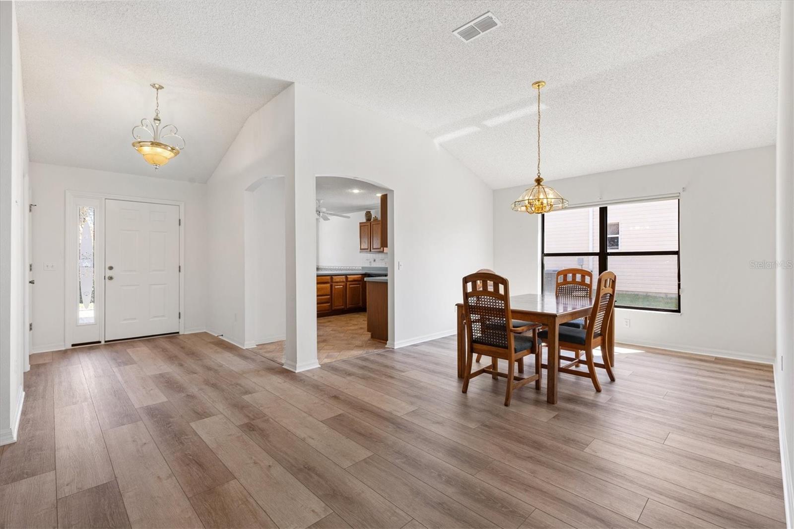 Image 6 of 40 For 1918 Armondo Drive