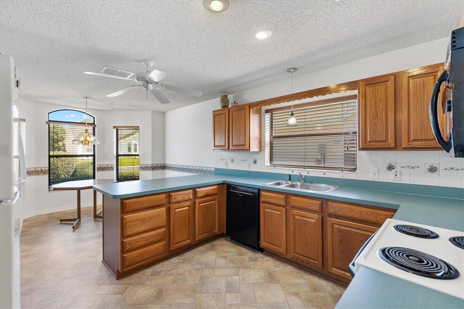 Image 7 of 40 For 1918 Armondo Drive