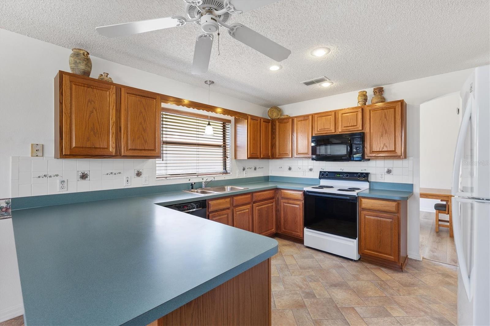 Image 8 of 40 For 1918 Armondo Drive