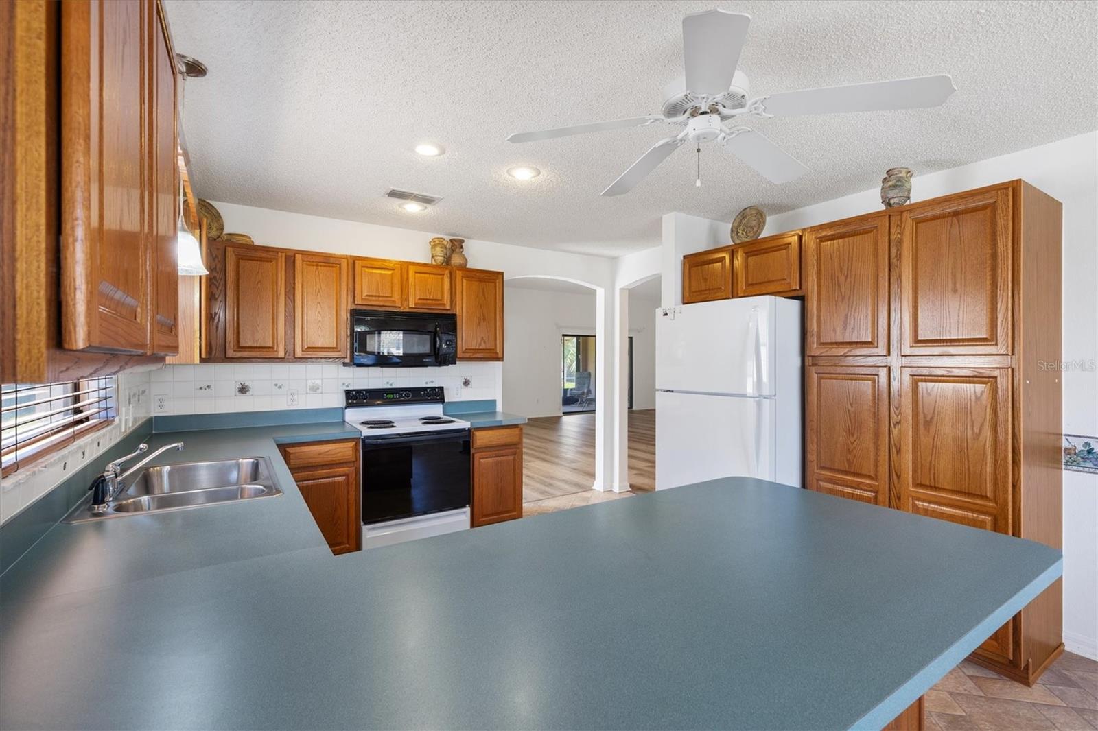 Image 9 of 40 For 1918 Armondo Drive