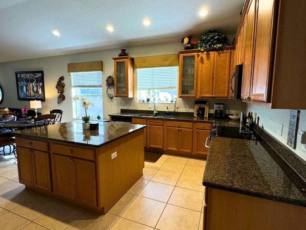 Image 10 of 18 For 2900 Columbus Avenue