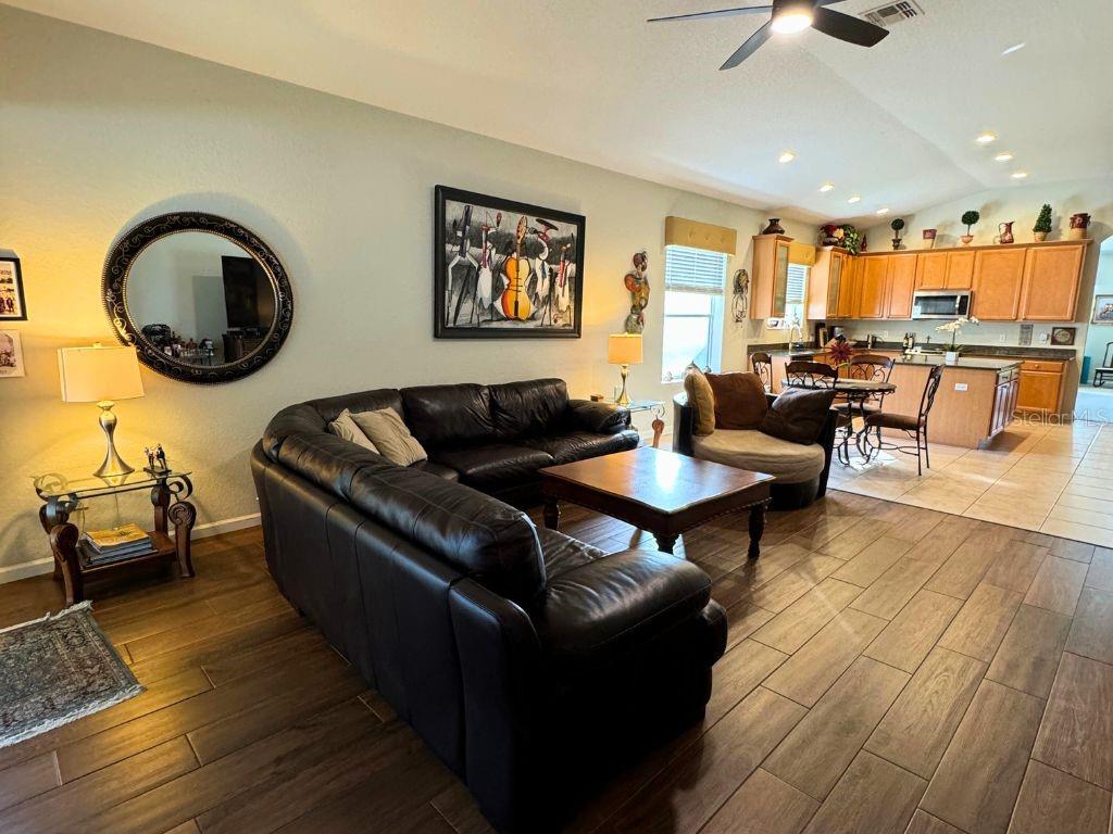 Image 16 of 18 For 2900 Columbus Avenue