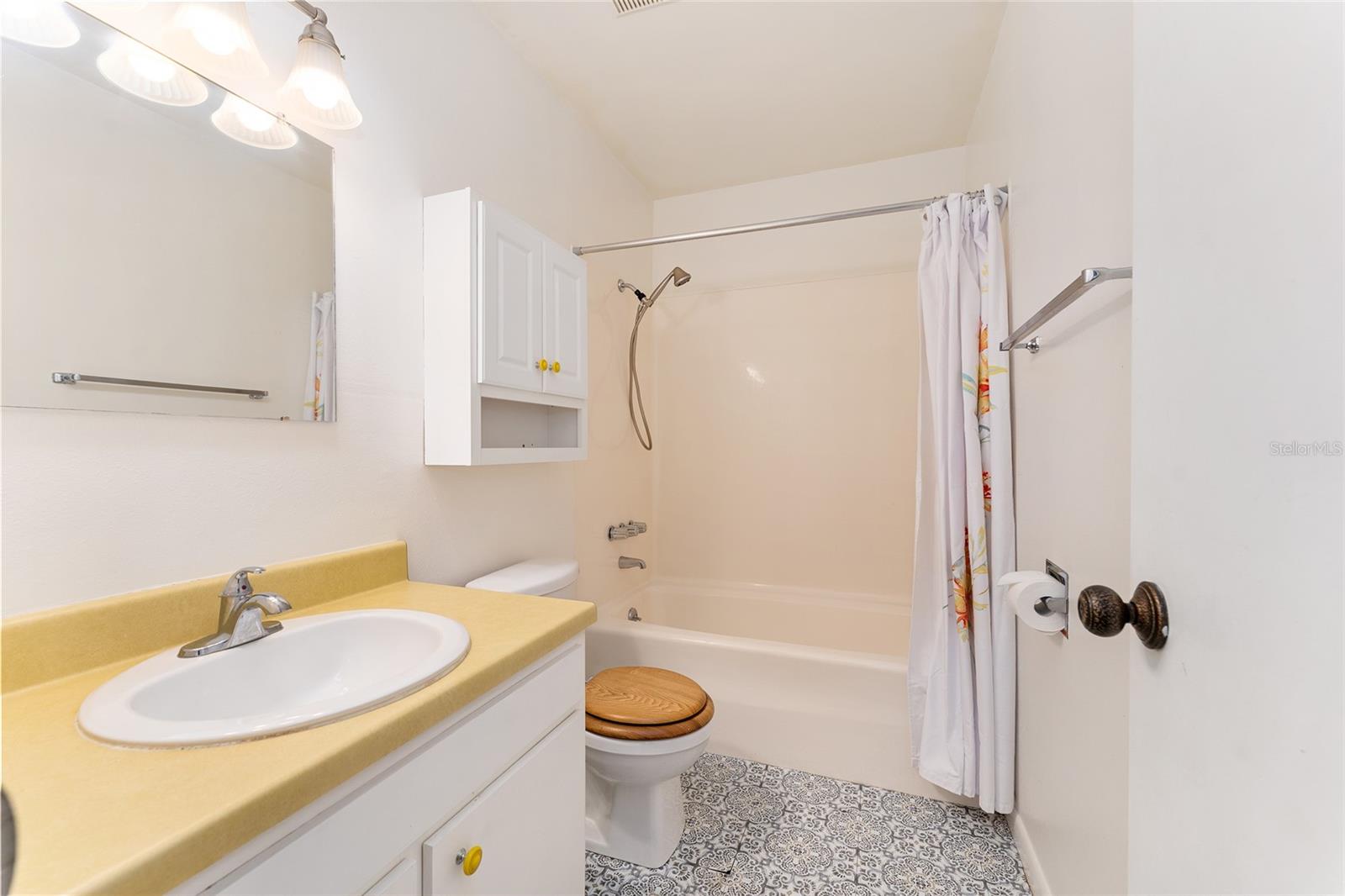 Image 18 of 23 For 2400 Forest Drive 257