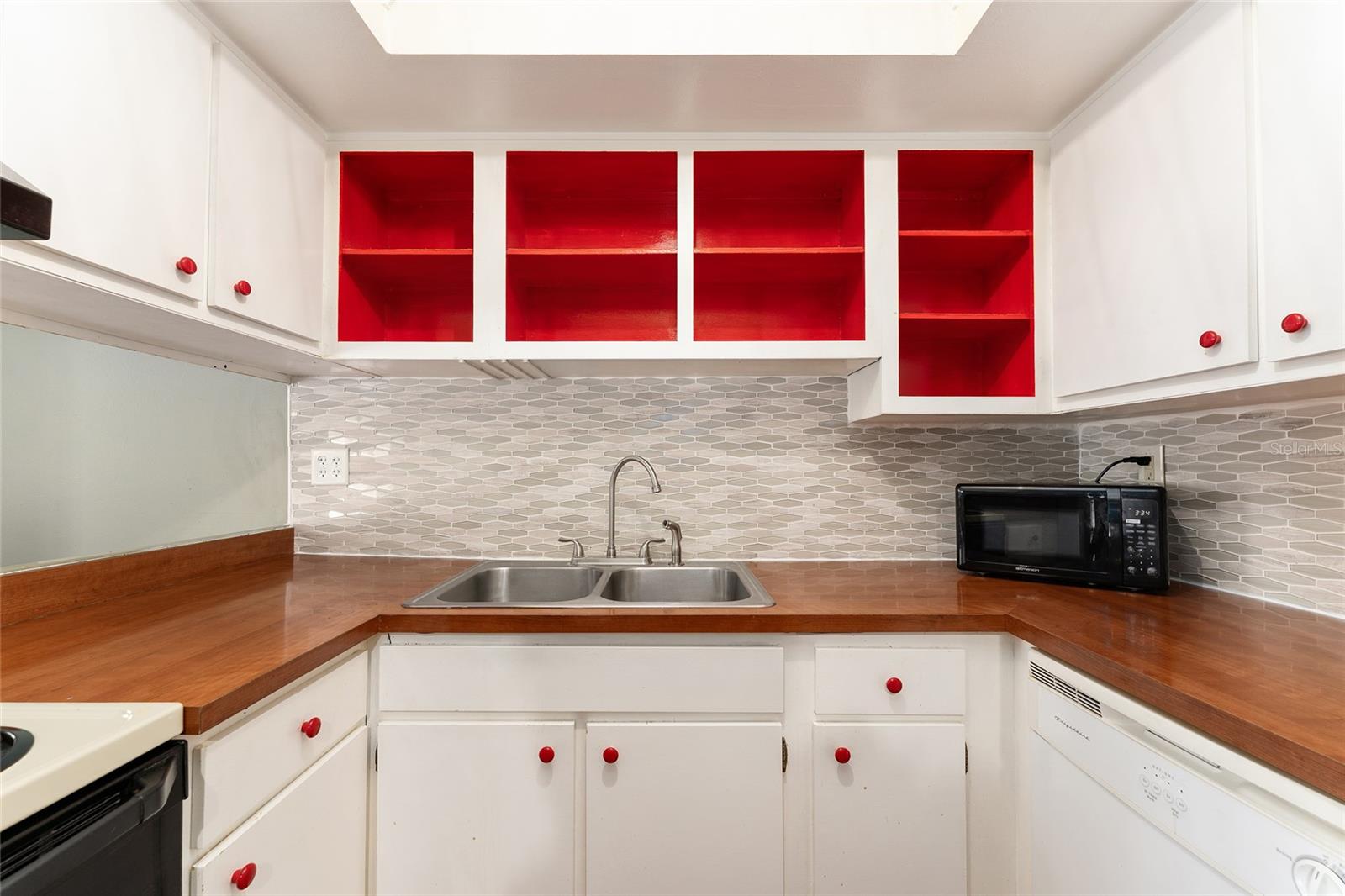 Image 4 of 23 For 2400 Forest Drive 257